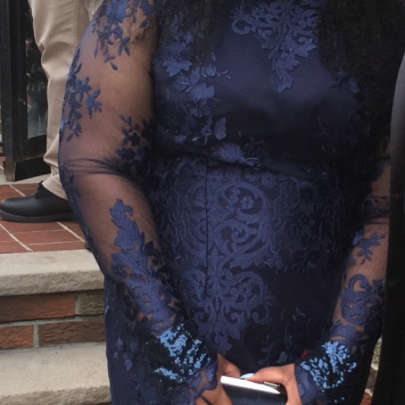 Size 18 Gown - Picture 3 of 4